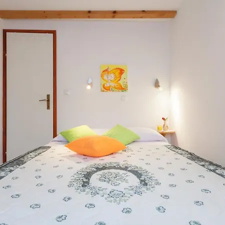 Geraeumige Ferienvilla Emi * Bibinje