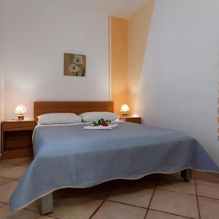 Geraeumige Ferienvilla Emi Holiday home Bibinje