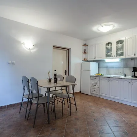 Geraeumige Ferienvilla Emi Holiday home