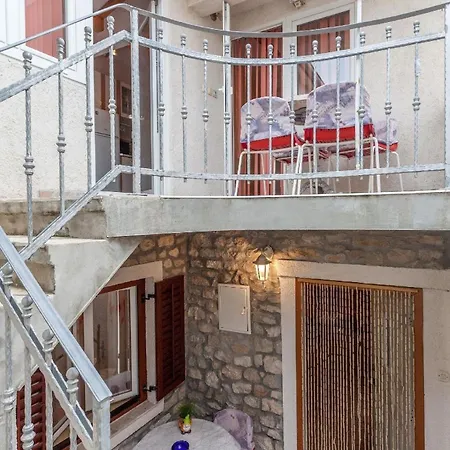 Holiday home Geraeumige Ferienvilla Emi Bibinje