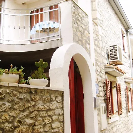 Geraeumige Ferienvilla Emi Holiday home Bibinje